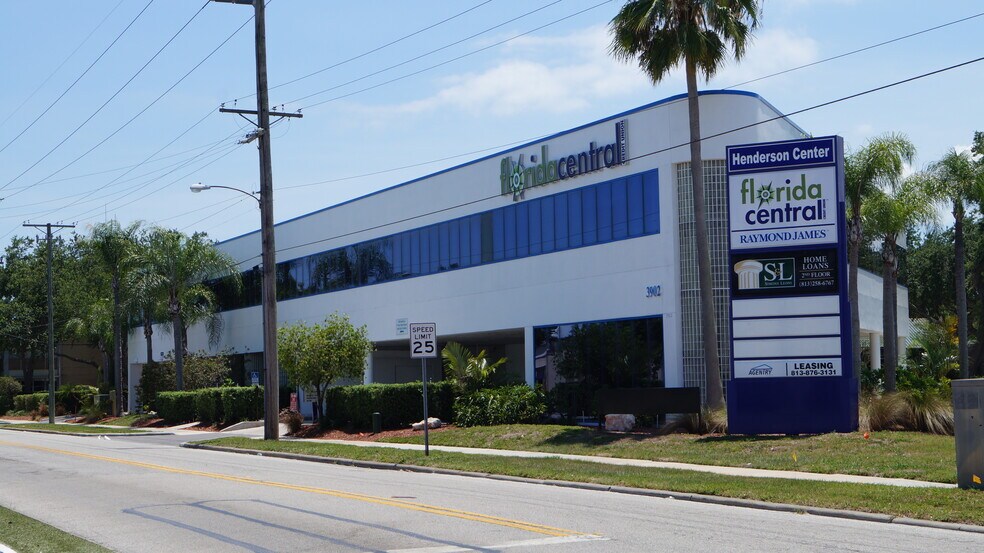 3902 Henderson Blvd, Tampa, FL à louer - Photo du bâtiment - Image 2 de 19