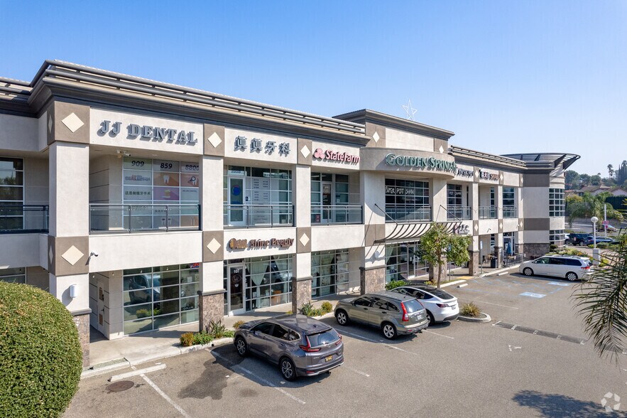 20657 Golden Springs Dr, Diamond Bar, CA à louer - Photo du bâtiment - Image 2 de 12