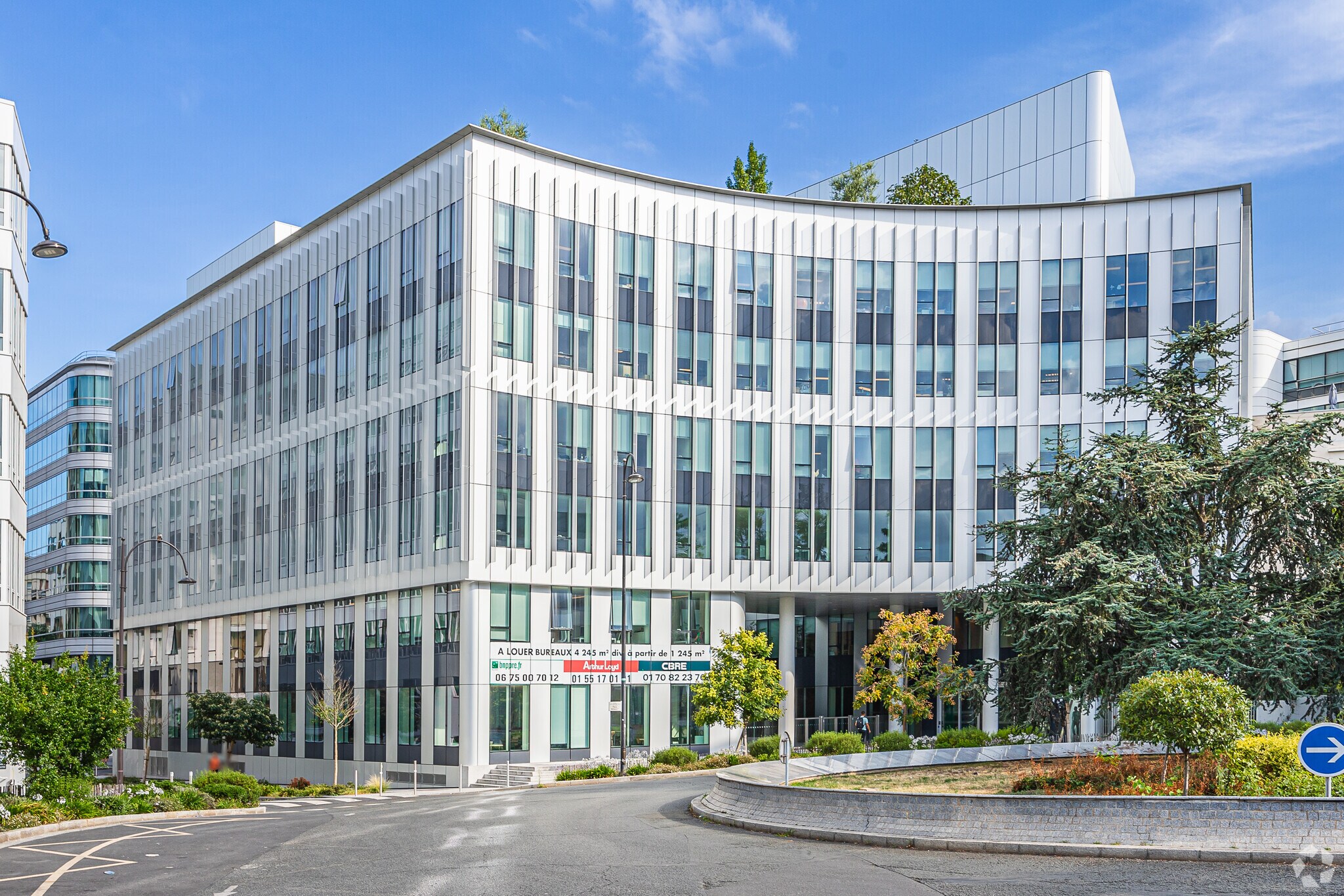 Office in Rueil-Malmaison for lease Building Photo- Image 1 of 11