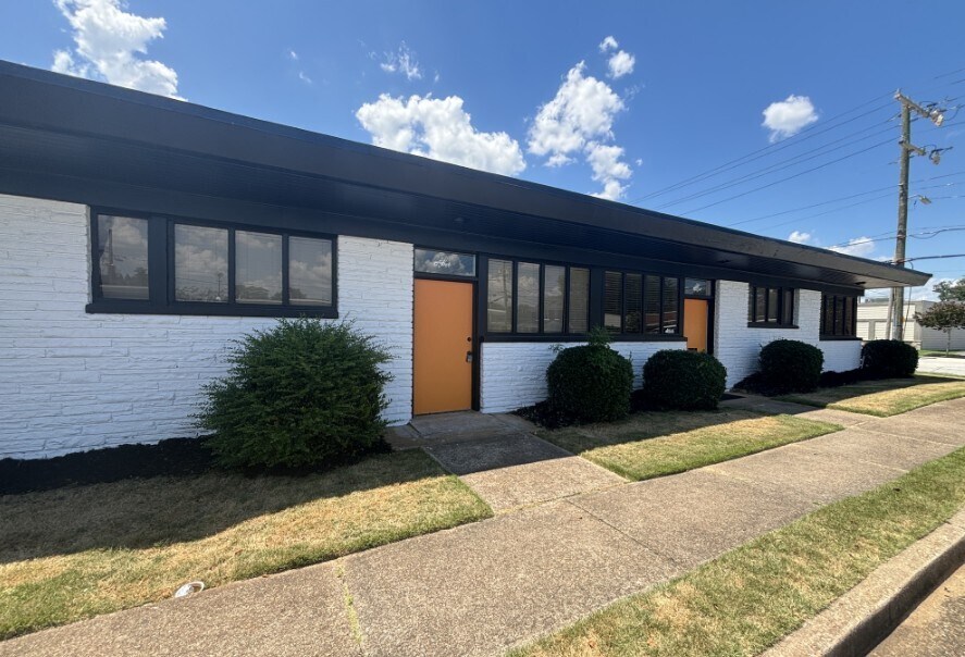 811 Pendleton St, Greenville, SC for lease Primary Photo- Image 1 of 2