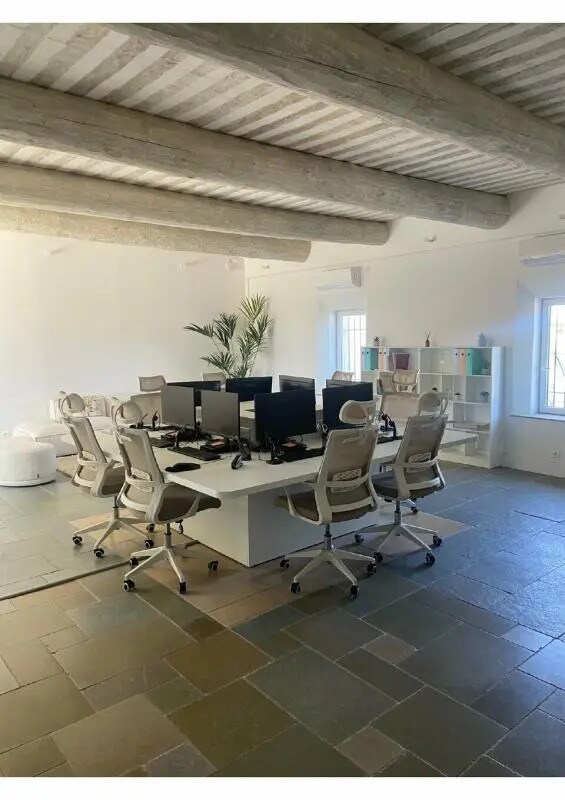 Commerce de détail dans L'ISLE-SUR-LA-SORGUE à louer Photo intérieure- Image 1 de 6