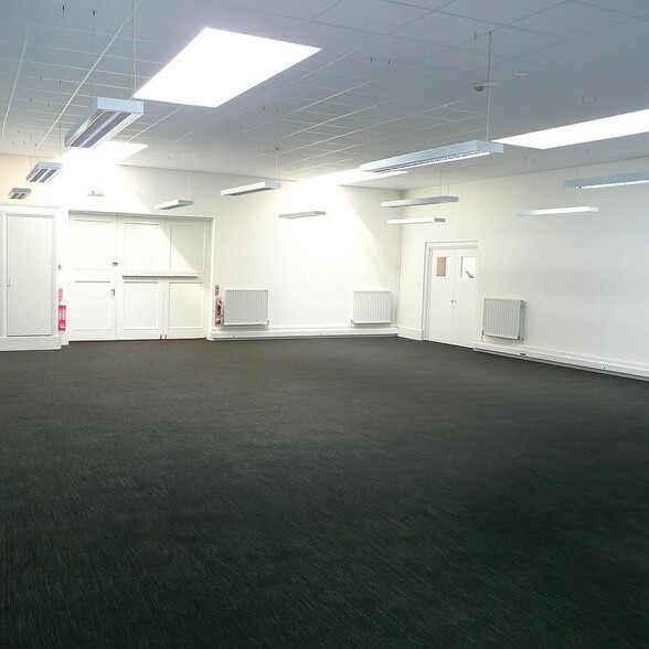 69-71 Oakfield Rd, Bristol for lease - Building Photo - Image 2 of 3