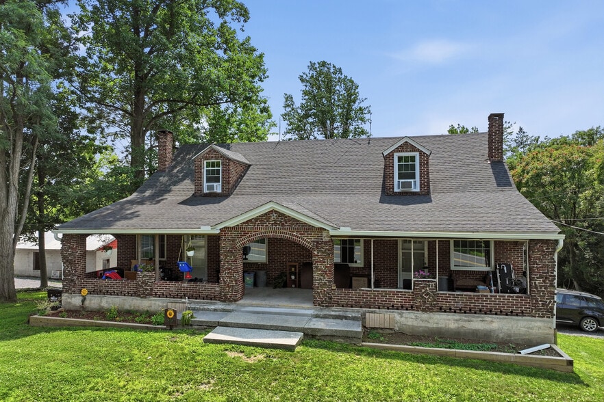 429 Riverview Dr, Walnutport, PA for sale - Primary Photo - Image 1 of 101