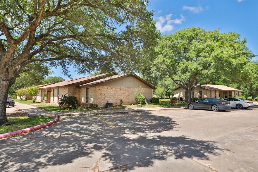2910 Old Lane City Rd, Wharton, TX à vendre - Photo du bâtiment - Image 1 de 67
