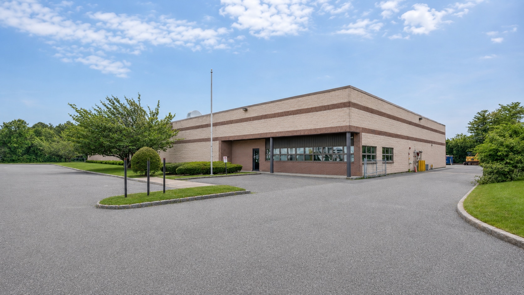 50 Haynes Ct, Ronkonkoma, NY à louer Photo du bâtiment- Image 1 de 4