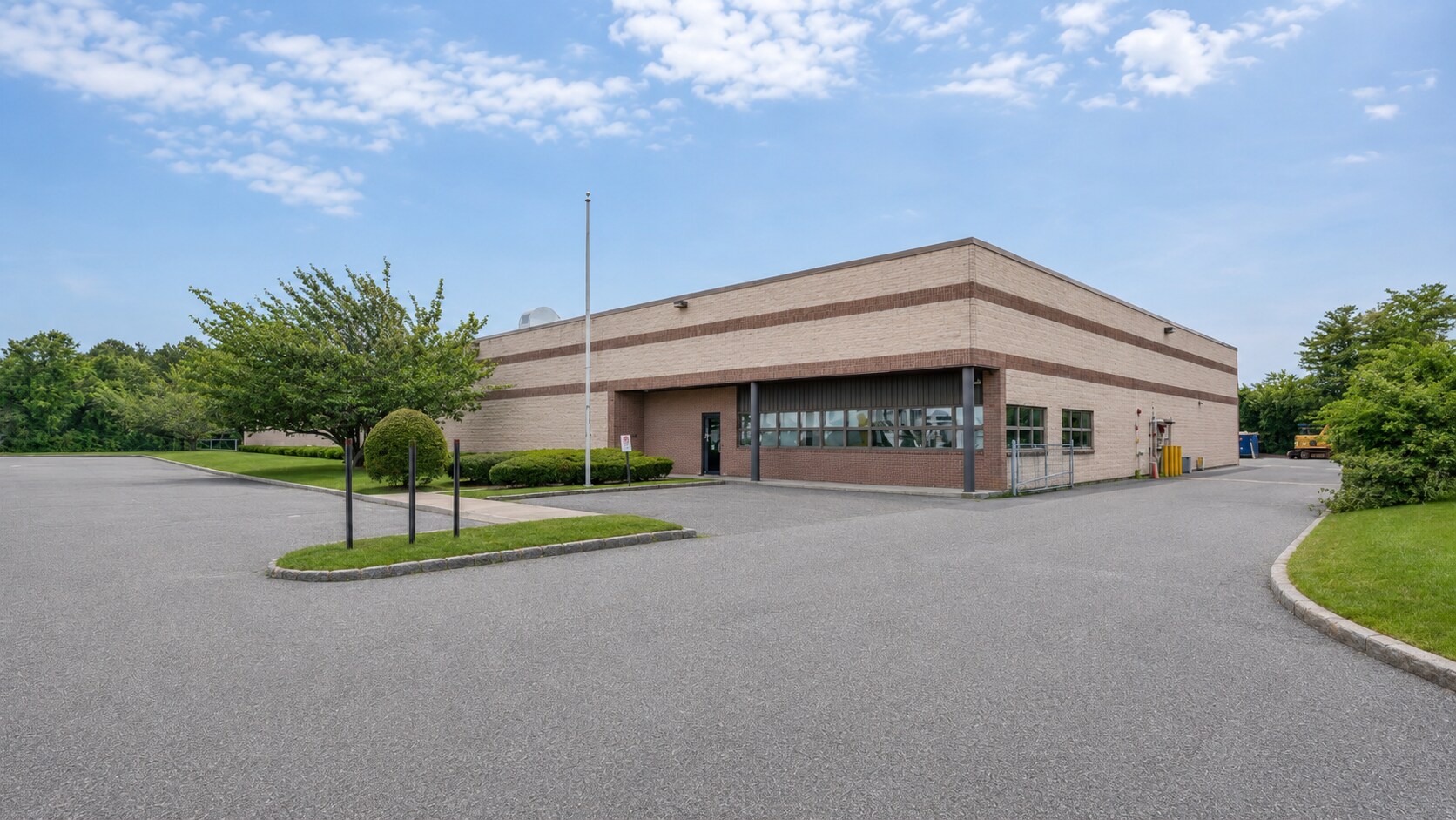 50 Haynes Ct, Ronkonkoma, NY à louer Photo du bâtiment- Image 1 de 4