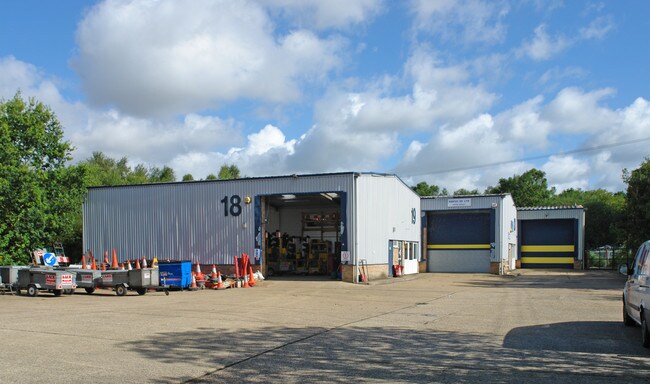 Plus de détails pour Oakhanger Rd, Bordon - Industriel à louer