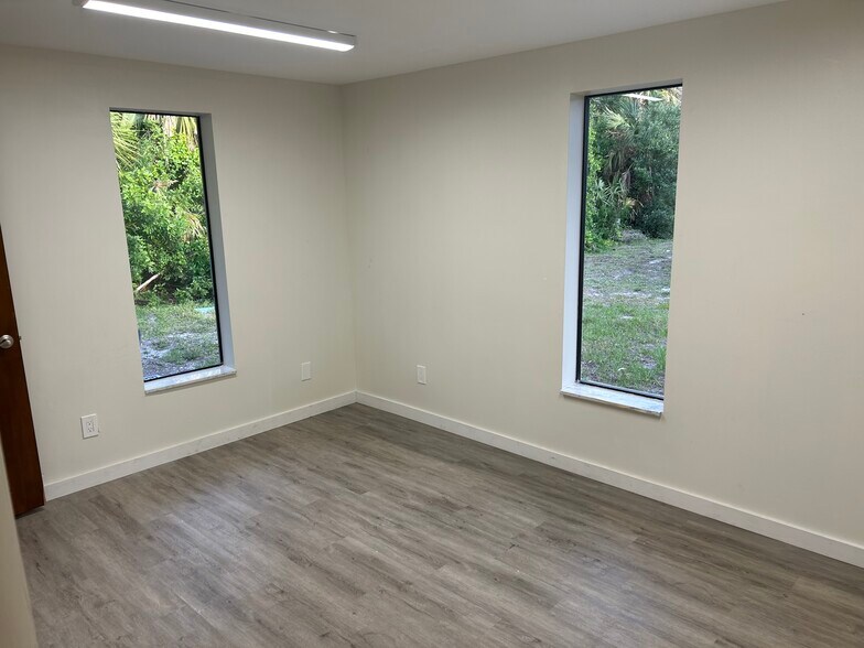 695 Old Englewood Rd, Englewood, FL à louer - Photo intérieure - Image 3 de 13