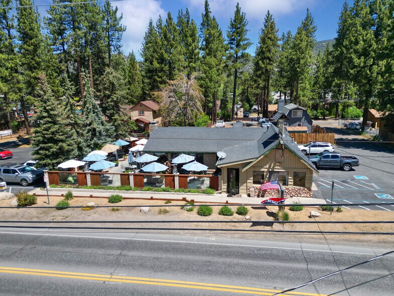 Thelma's Restaurant Hospitality portefeuille de 1 propriétés à vendre sur LoopNet.ca - Photo du bâtiment - Image 2 de 28