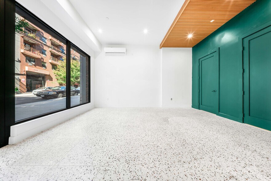 37-29 32nd St, Long Island City, NY à louer - Photo du bâtiment - Image 3 de 13