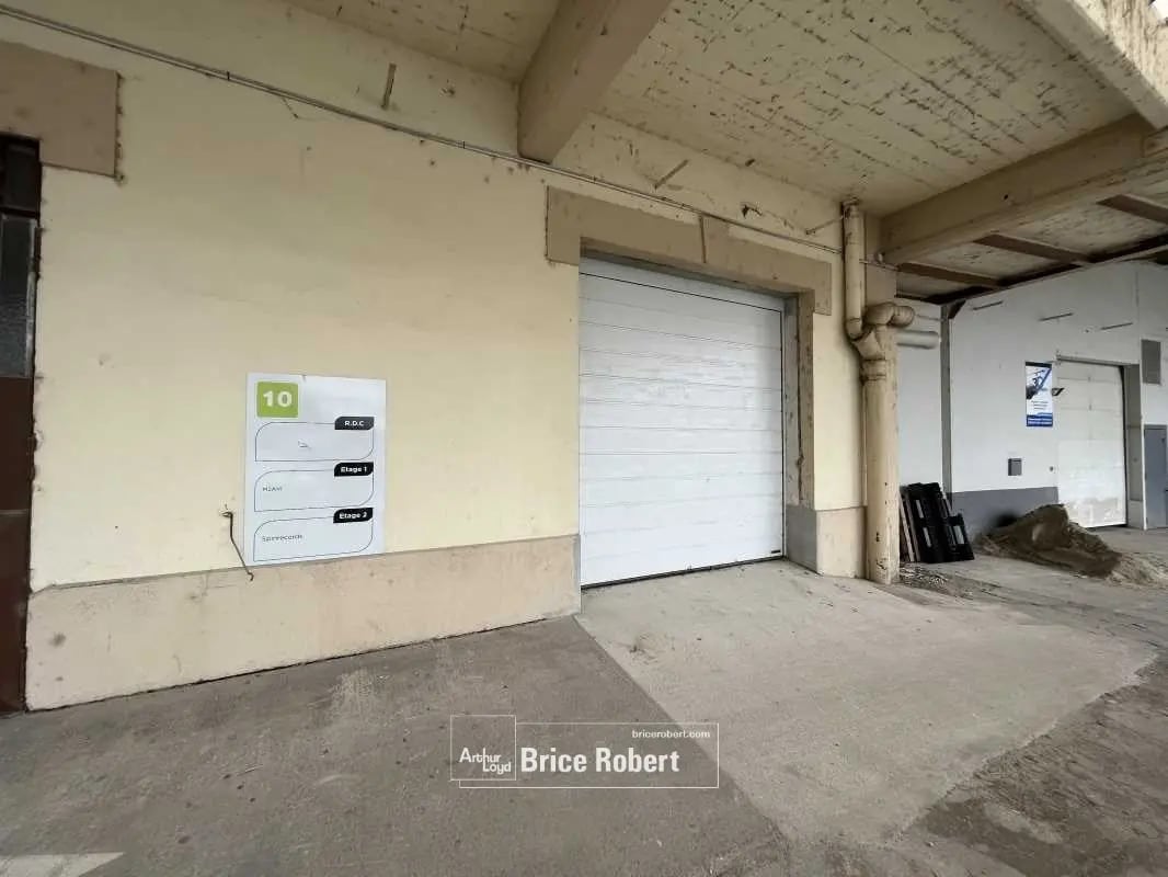 Flex in Saint-Fons for sale Building Photo- Image 1 of 8