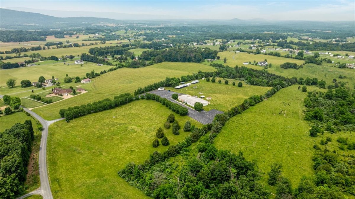 572 Red Bud Rd, Strasburg, VA for sale Primary Photo- Image 1 of 19