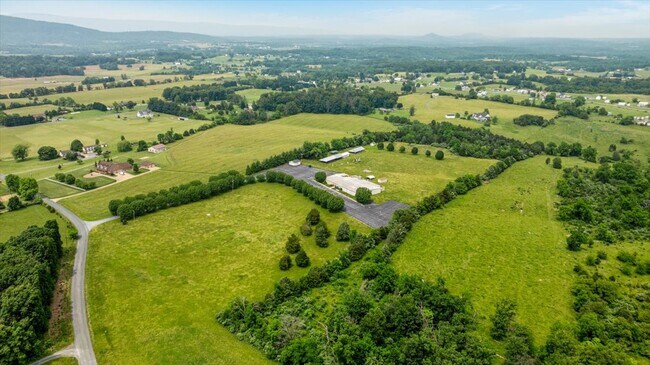 Plus de détails pour 572 Red Bud Rd, Strasburg, VA - Terrain à vendre