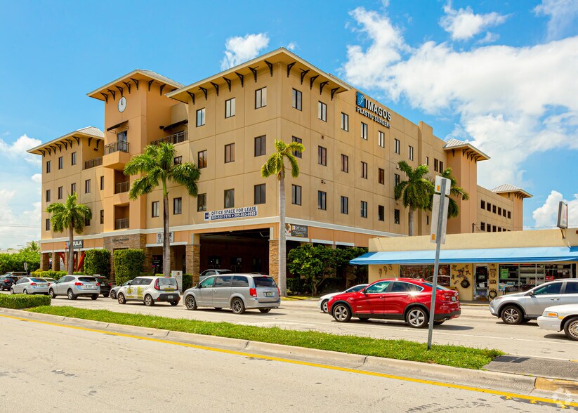 7190 SW 87th Ave, Miami, FL à louer - Photo du bâtiment - Image 3 de 3