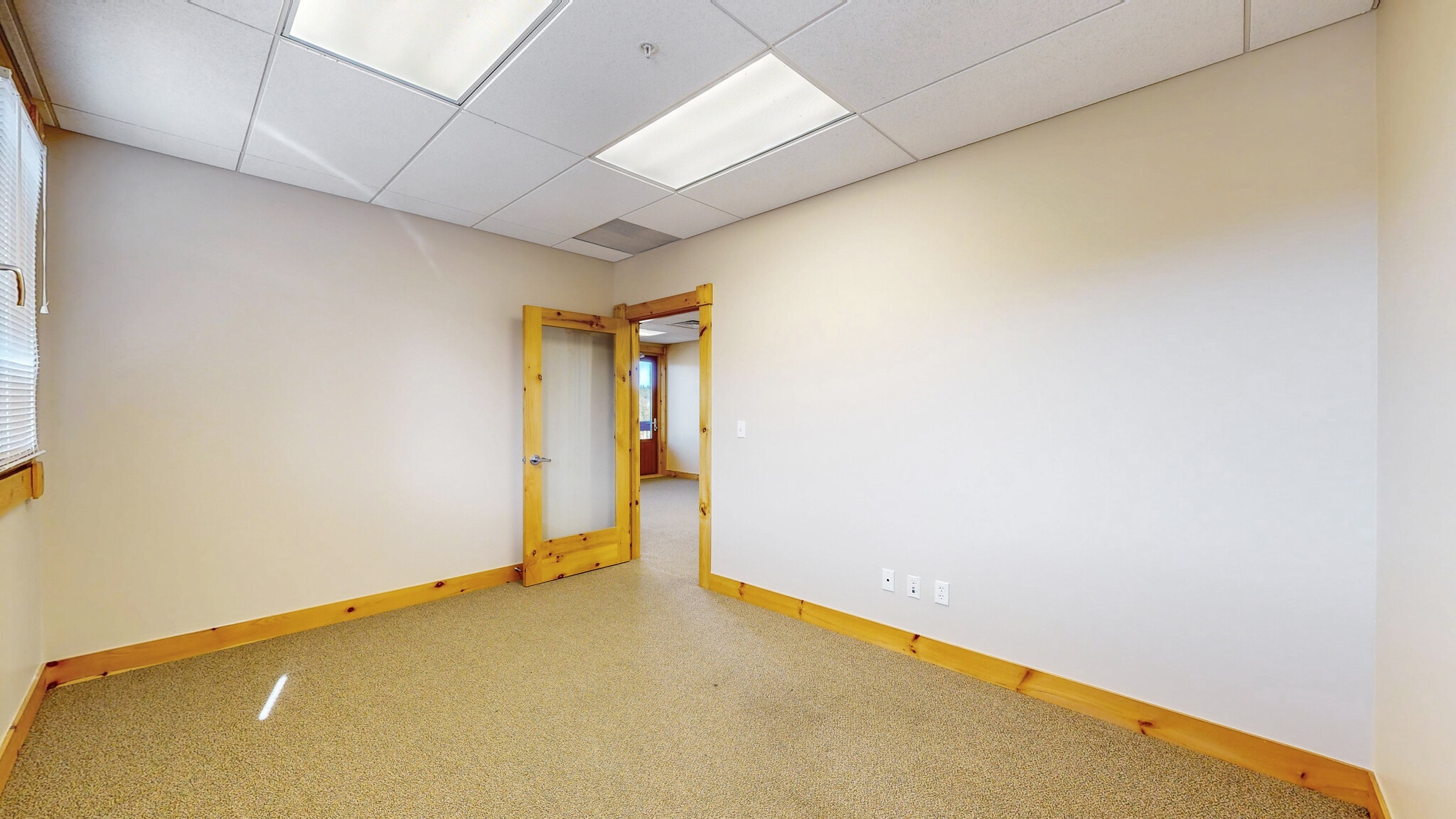 31955 Castle Ct, Evergreen, CO for lease Interior Photo- Image 1 of 3