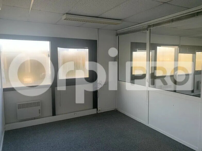 Office in Mérignac for lease - Interior Photo - Image 3 of 6