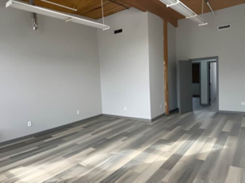 60 Pine St, Methuen, MA à louer - Photo du bâtiment - Image 3 de 62