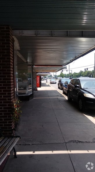 109 S Main St, England, AR for sale - Building Photo - Image 3 of 8