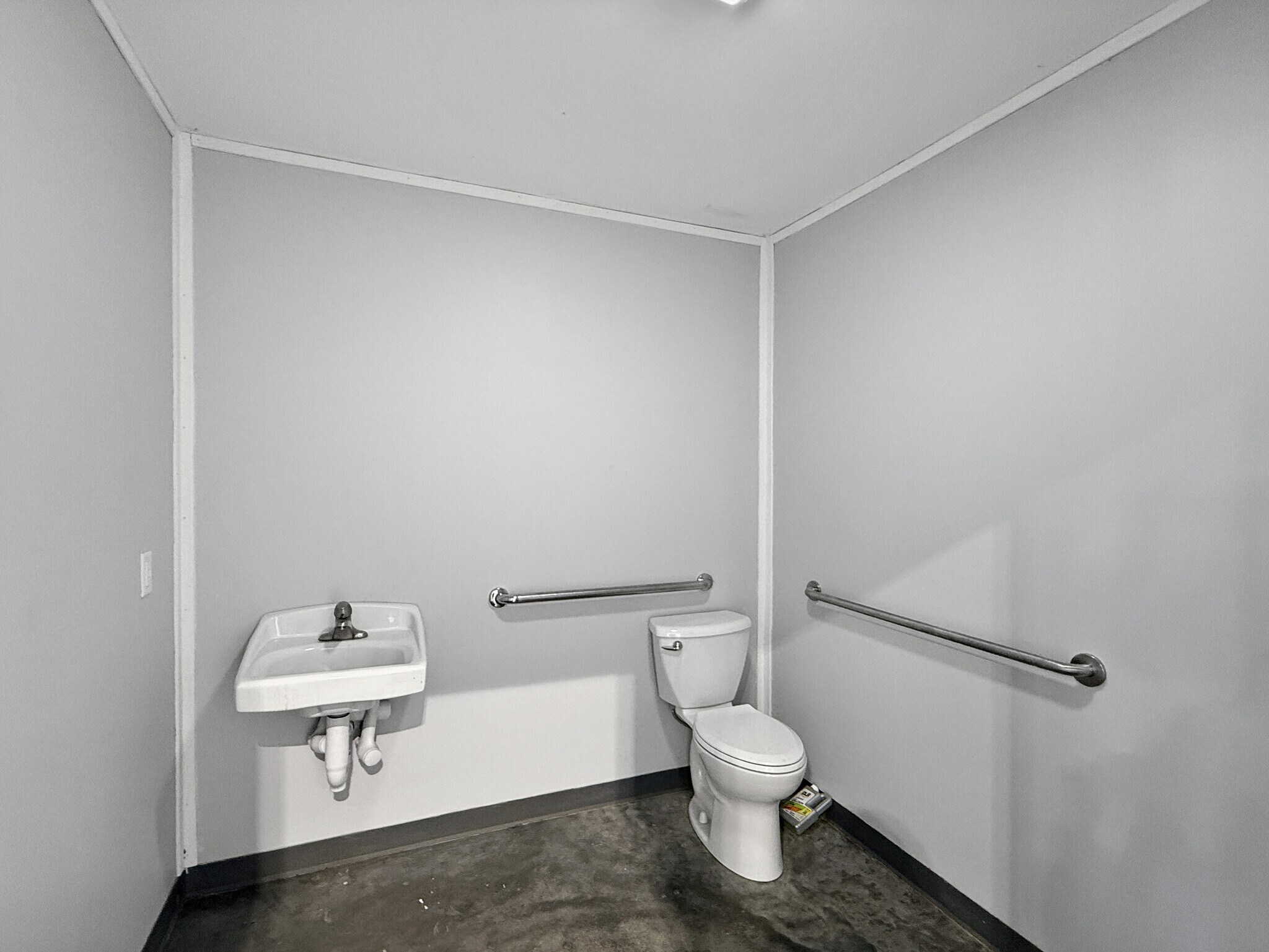 606 Stagecoach Rd, Grinnell, IA for lease Interior Photo- Image 1 of 10