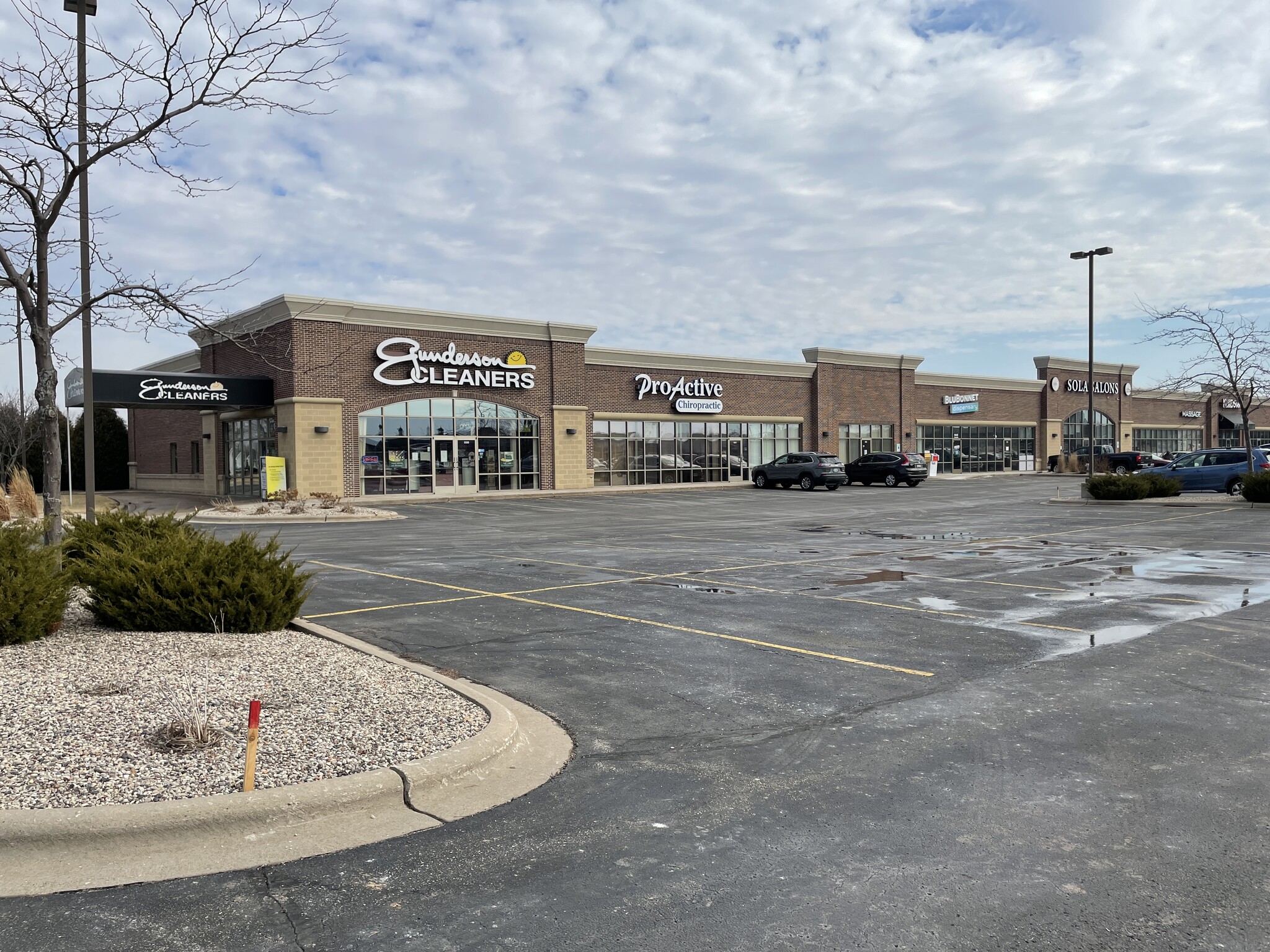 N162 Eisenhower Dr, Appleton, WI for lease Primary Photo- Image 1 of 6