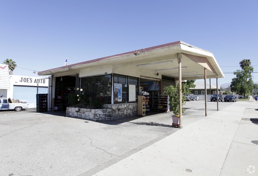 1207 W Holt Ave, Pomona, CA for sale - Primary Photo - Image 1 of 3