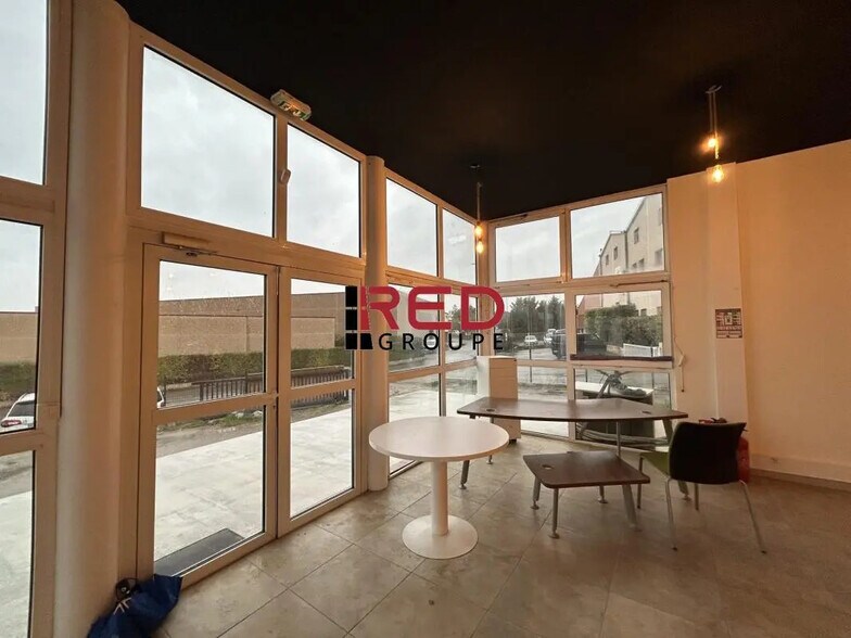 Rue Tourmaline, Éguilles à louer - Photo du bâtiment - Image 2 de 6