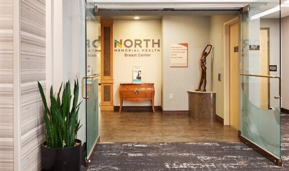 3366 Oakdale Ave N, Robbinsdale, MN à louer - Photo intérieure - Image 2 de 5