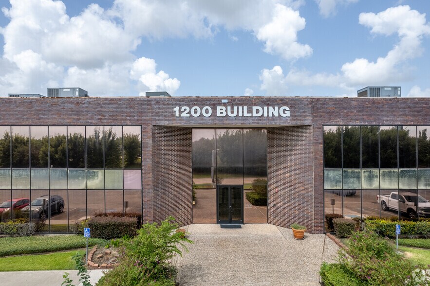 1200 Highway 146 S, La Porte, TX à louer - Photo du bâtiment - Image 1 de 4