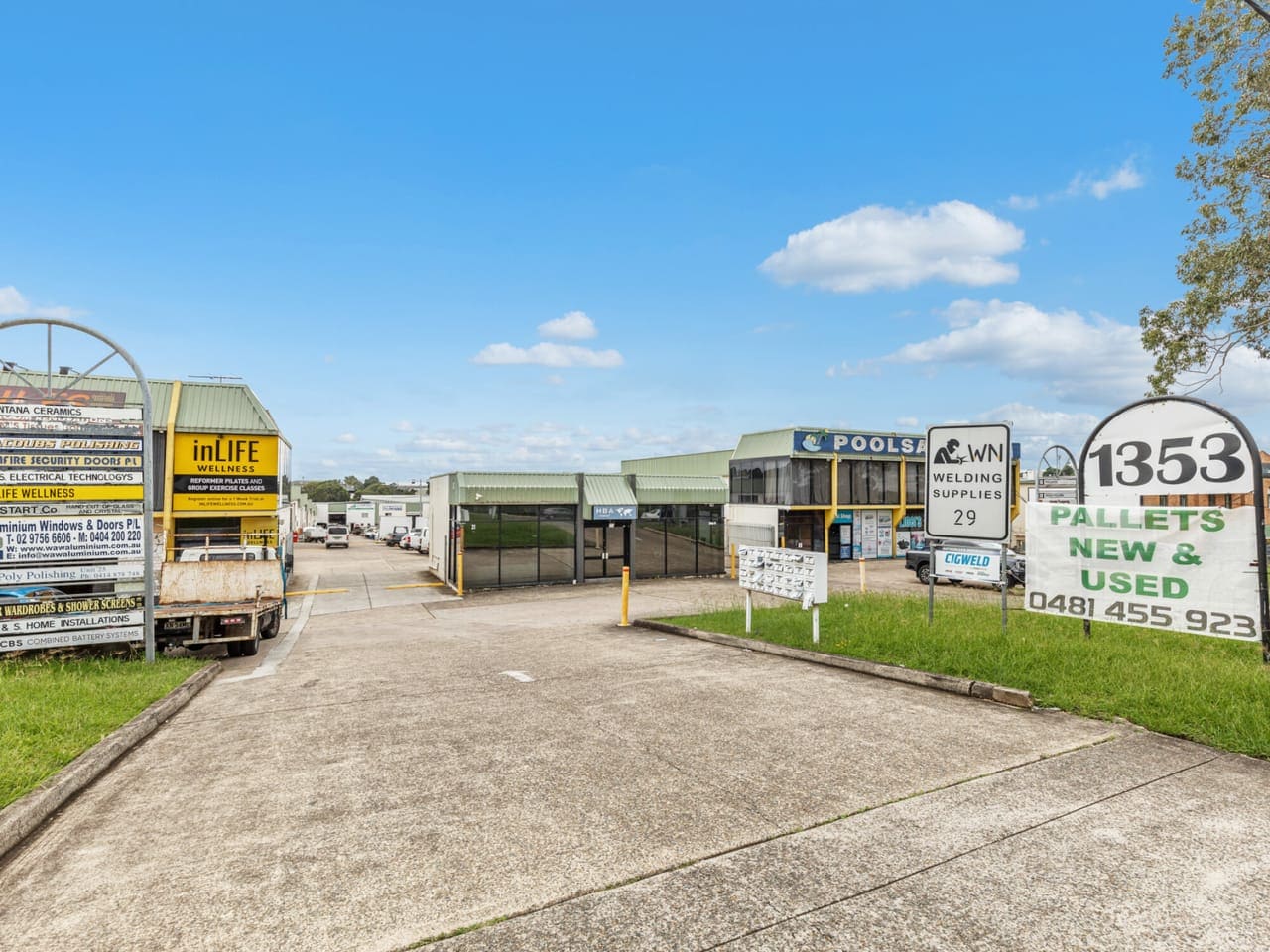 1353 The Horsley Dr, Wetherill Park for lease Primary Photo- Image 1 of 2