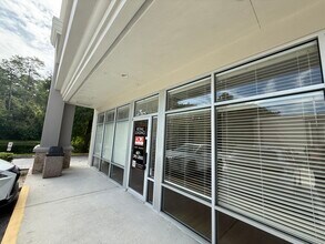 4930-4962 Ridgemoor Blvd, Palm Harbor, FL for lease Building Photo- Image 1 of 10