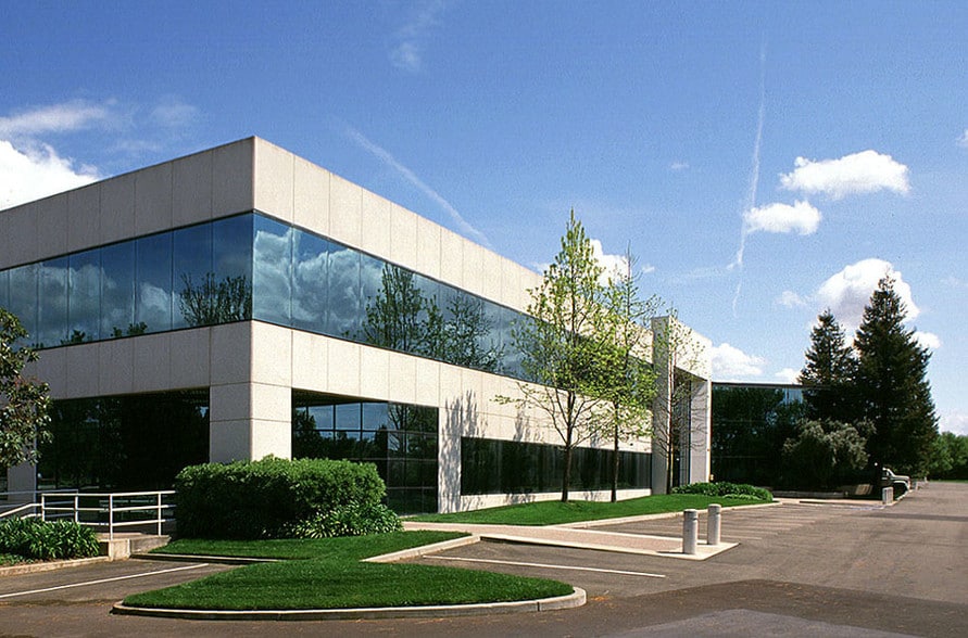 47092-47132 Mission Falls Ct, Fremont, CA for lease - Building Photo - Image 3 of 7