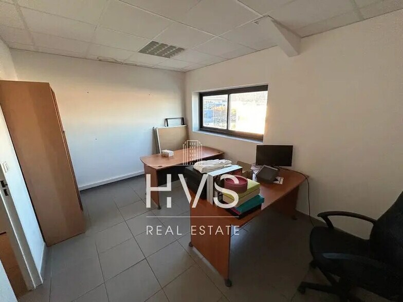 Bureau dans Gardanne à louer - Photo du bâtiment - Image 2 de 8