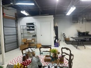 1020 Cedar Ave, St Charles, IL for lease Interior Photo- Image 2 of 3