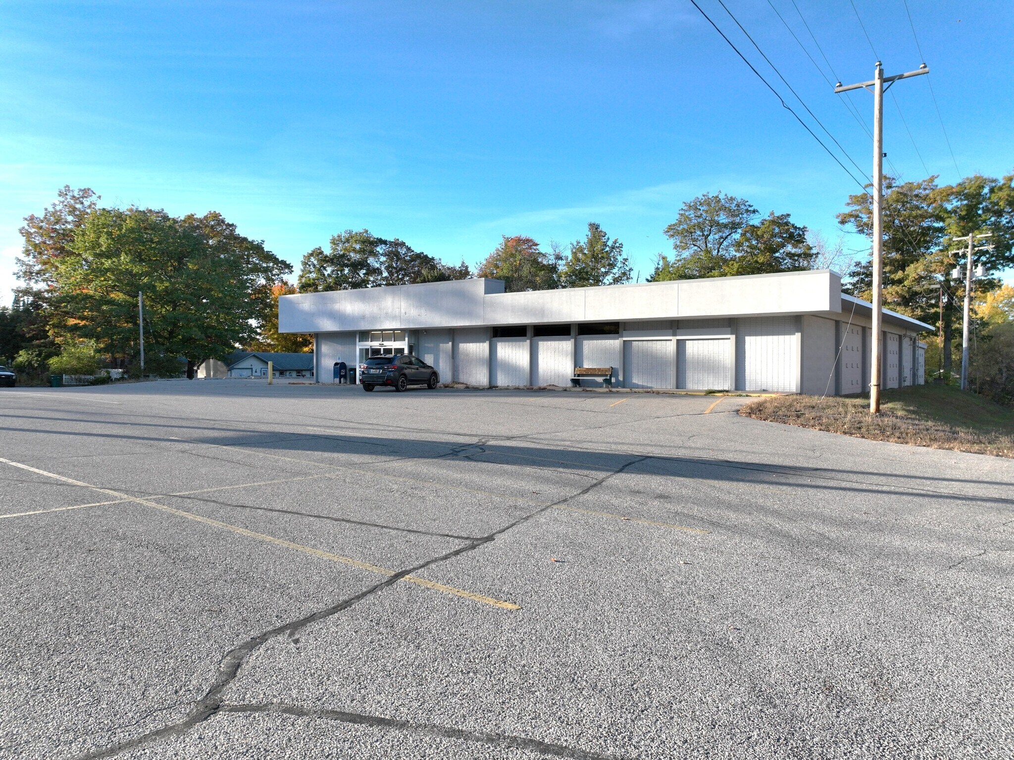 4562 W Houghton Lake Dr, Houghton Lake, MI à vendre Photo principale- Image 1 de 9