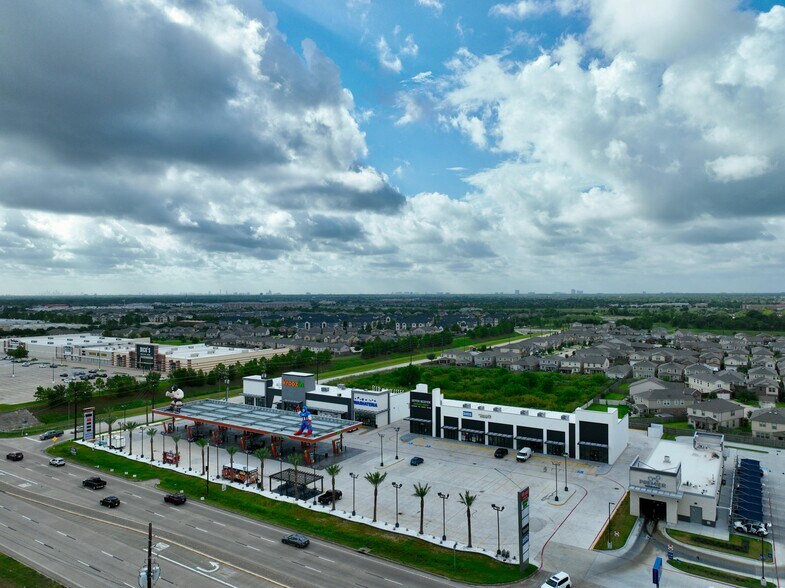 16513 FM 529, Houston, TX à louer - Photo du bâtiment - Image 3 de 6