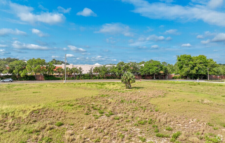 1791 Old Dixie Hwy, Apopka, FL à vendre - Photo du bâtiment - Image 2 de 15