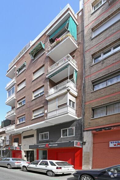 Calle de Coslada, 28, Madrid, Madrid à vendre - Photo du bâtiment - Image 2 de 4