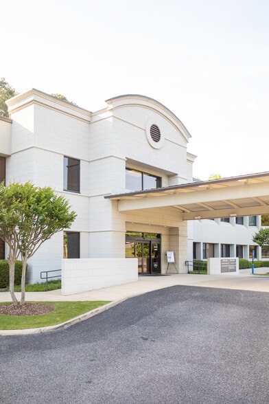 200 Montgomery Hwy, Birmingham, AL for lease - Building Photo - Image 2 of 15