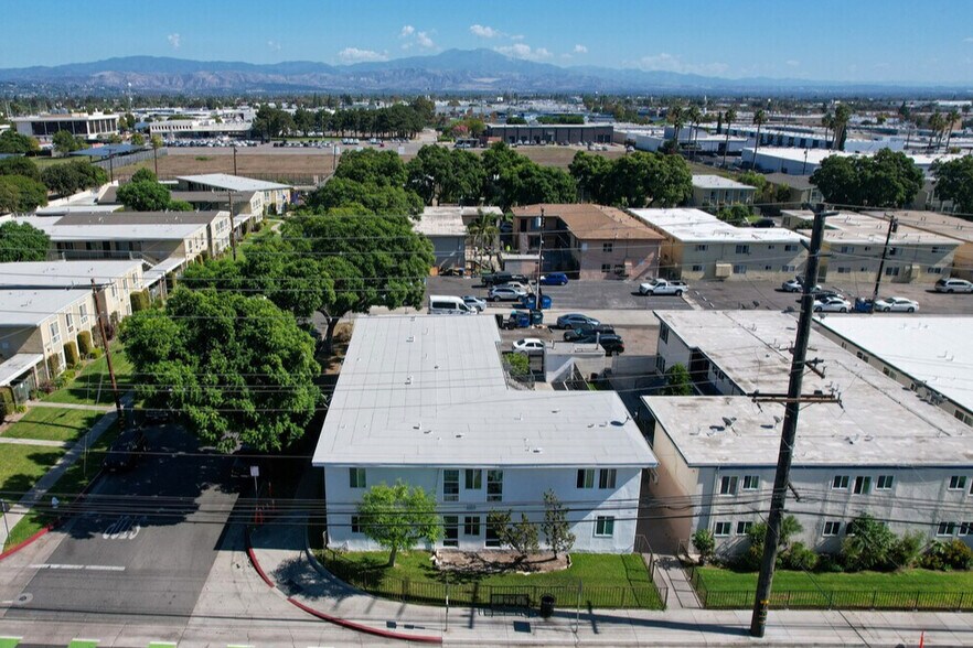 1401 S Standard Ave, Santa Ana, CA à vendre - Photo du bâtiment - Image 3 de 8