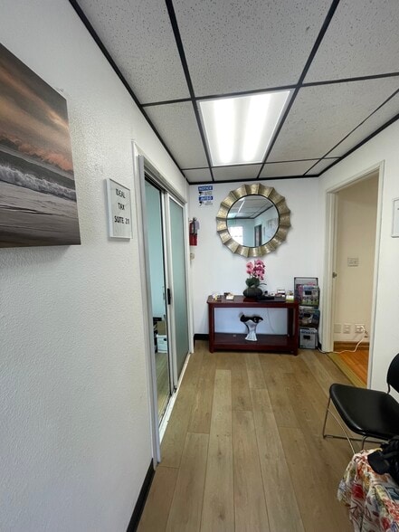 135 Civic Center Dr, National City, CA for lease - Interior Photo - Image 2 of 19