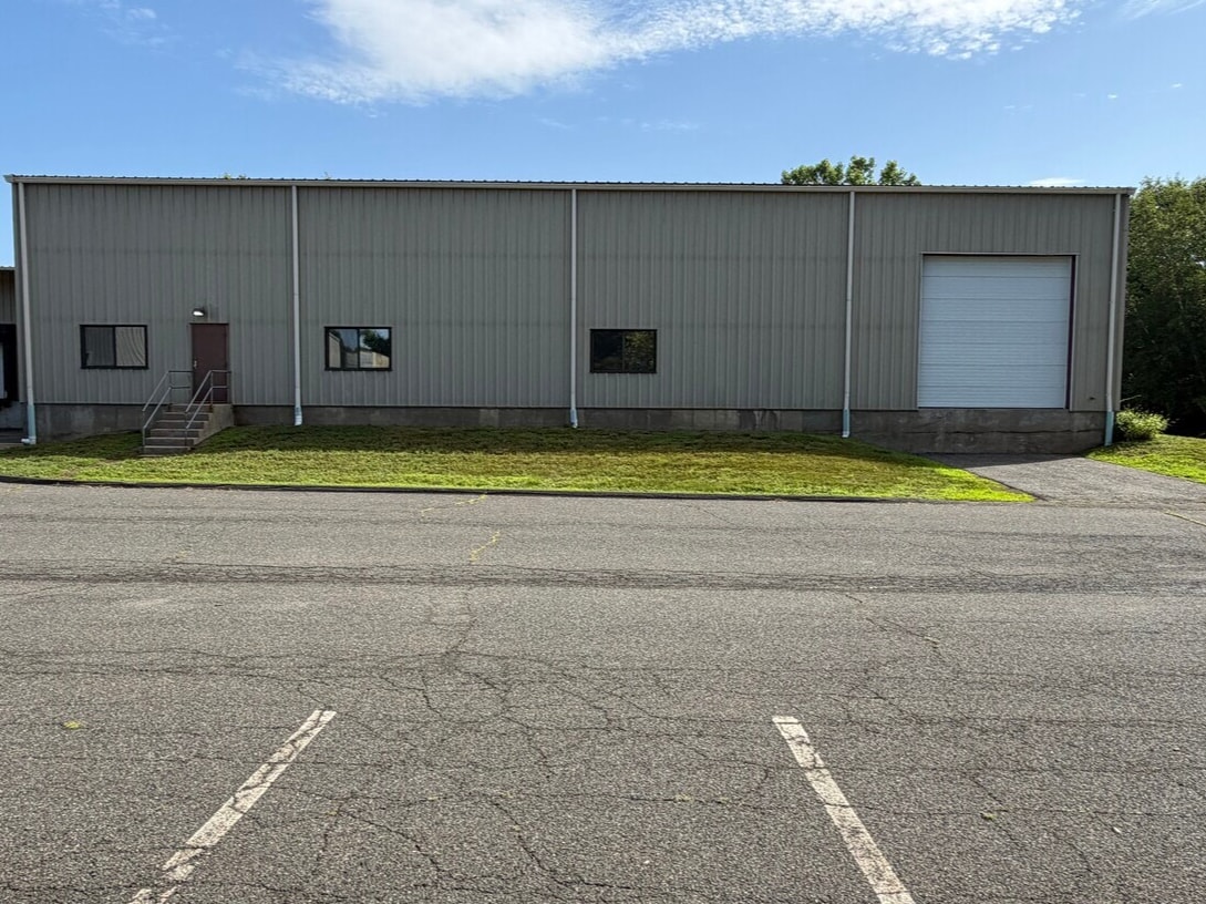 6 Industrial Pky, Easthampton, MA for lease Interior Photo- Image 1 of 9
