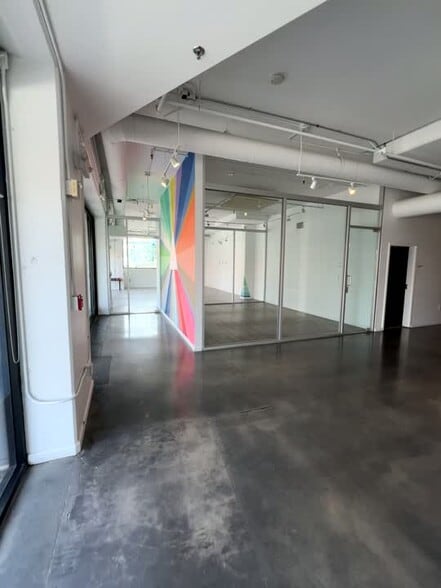 1030 N Alvarado St, Los Angeles, CA for lease - Commercial Listing Video - Image 2 of 26
