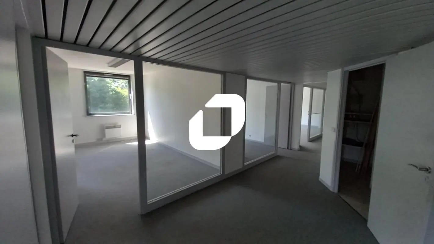 Office in VILLENEUVE-D'ASCQ for sale Interior Photo- Image 1 of 9