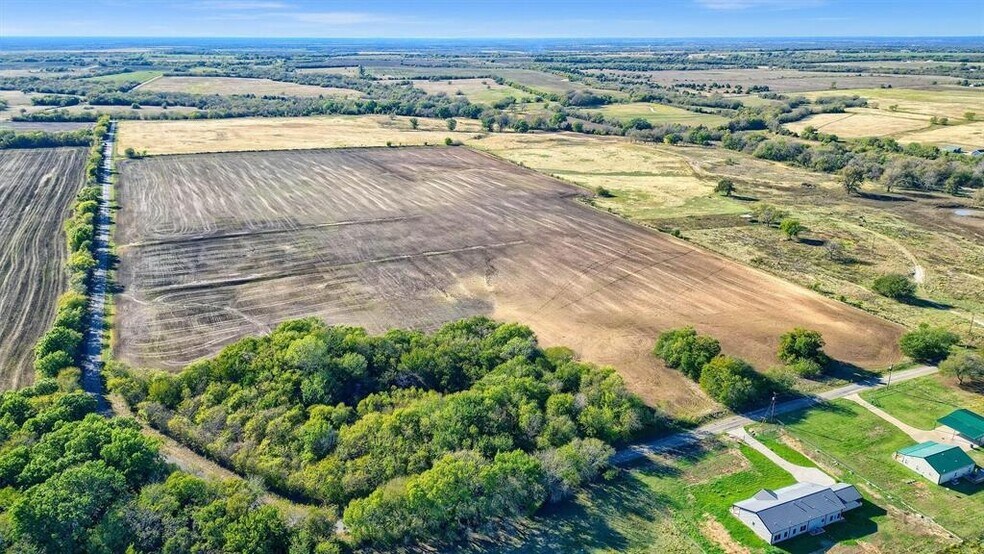166.629 Acres for Sale portefeuille de 5 propriétés à vendre sur LoopNet.ca - Photo principale - Image 1 de 19