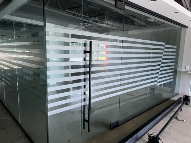 8490-8496 Tyco Rd, Vienna, VA à louer - Photo du bâtiment - Image 3 de 9