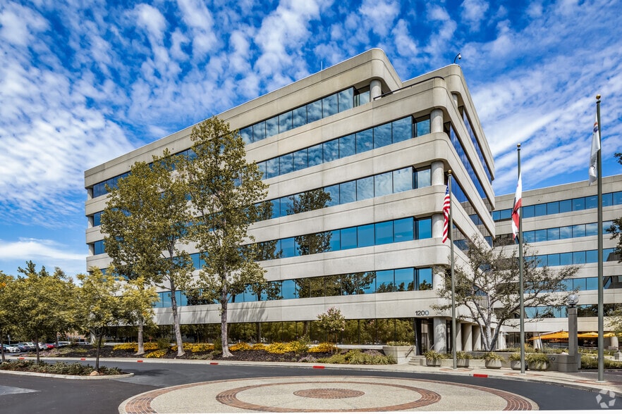 1200 Concord Ave, Concord, CA à louer - Photo du bâtiment - Image 1 de 3