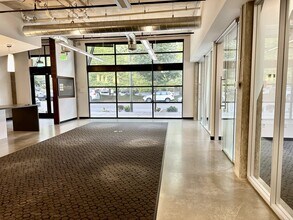 12345 NE 115TH Pl, Kirkland, WA for lease Interior Photo- Image 2 of 4