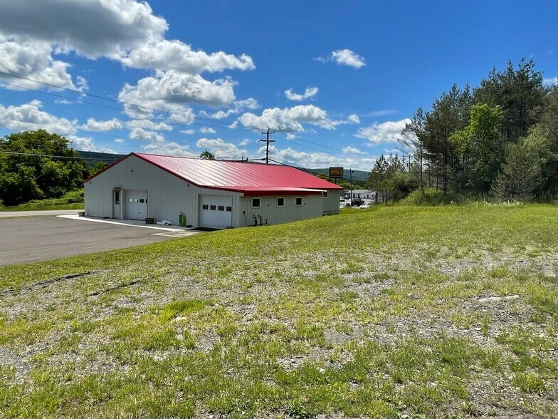 6101 State Highway 12, Norwich, NY à louer - Photo du bâtiment - Image 2 de 4