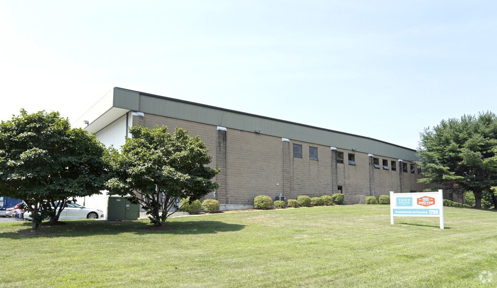 1790 Swarthmore Ave, Lakewood, NJ for lease - Primary Photo - Image 2 of 7