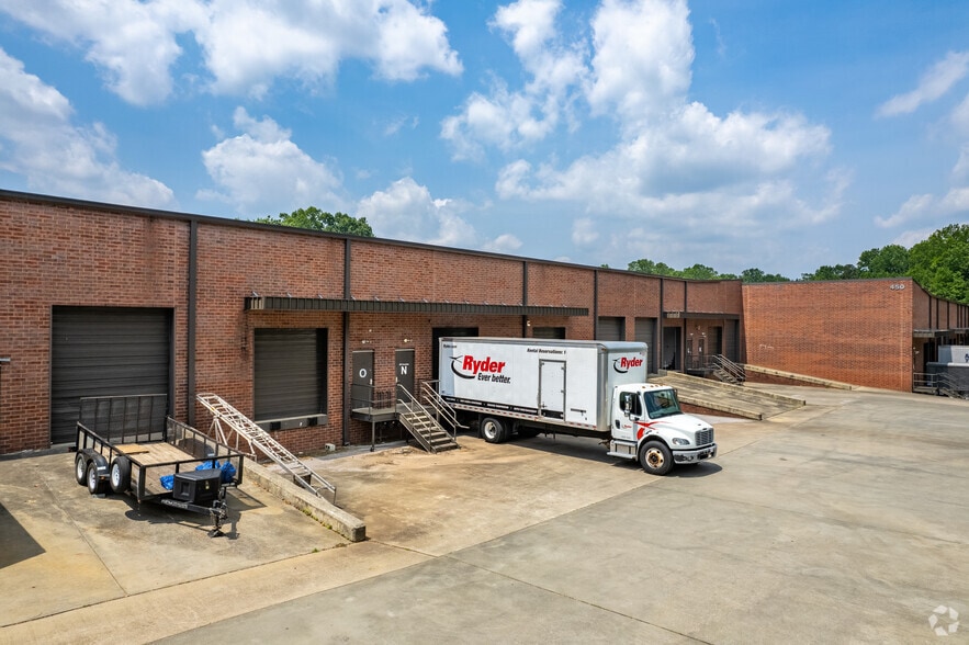 450 Satellite Blvd NE, Suwanee, GA for lease - Building Photo - Image 3 of 9